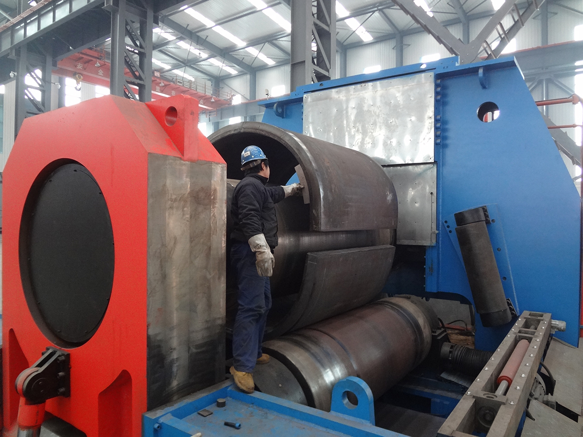 數(shù)控液壓水平下調(diào)式冷、熱卷板機（冷卷200mm）